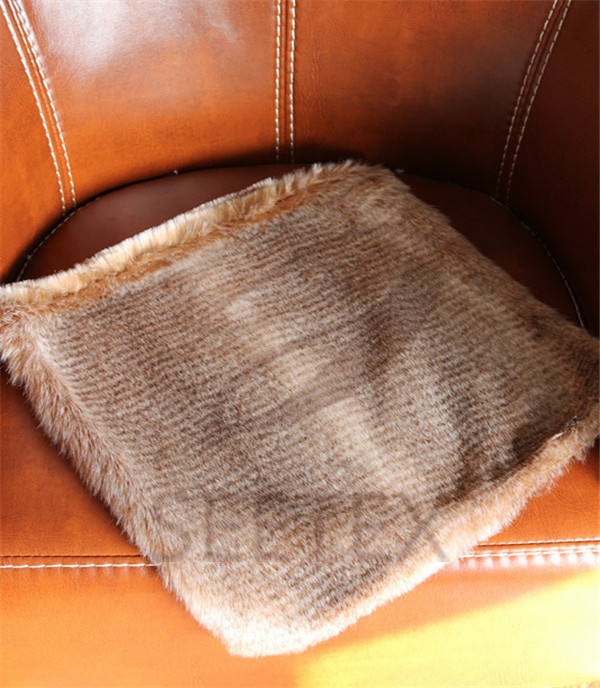 Slub printing faux fur pillow