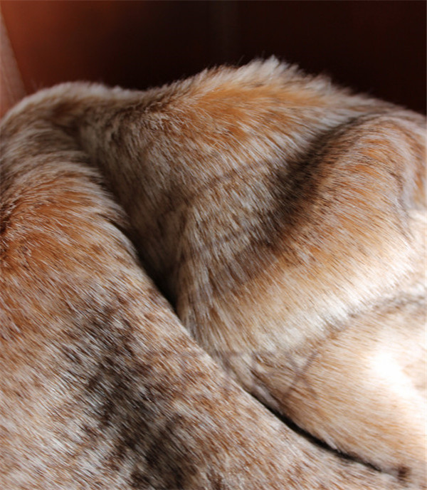 Slub printing faux fur pillow